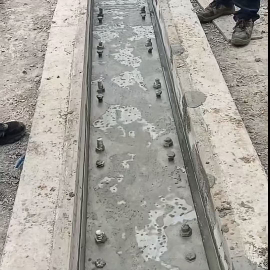 曲阜港口码头起重机龙门吊重型机械设备稳固用早强快凝轨道胶泥